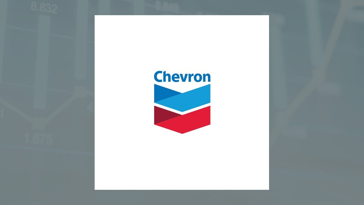 Eimear Bonner Sells 7,534 Shares of Chevron (NYSE:CVX) Stock